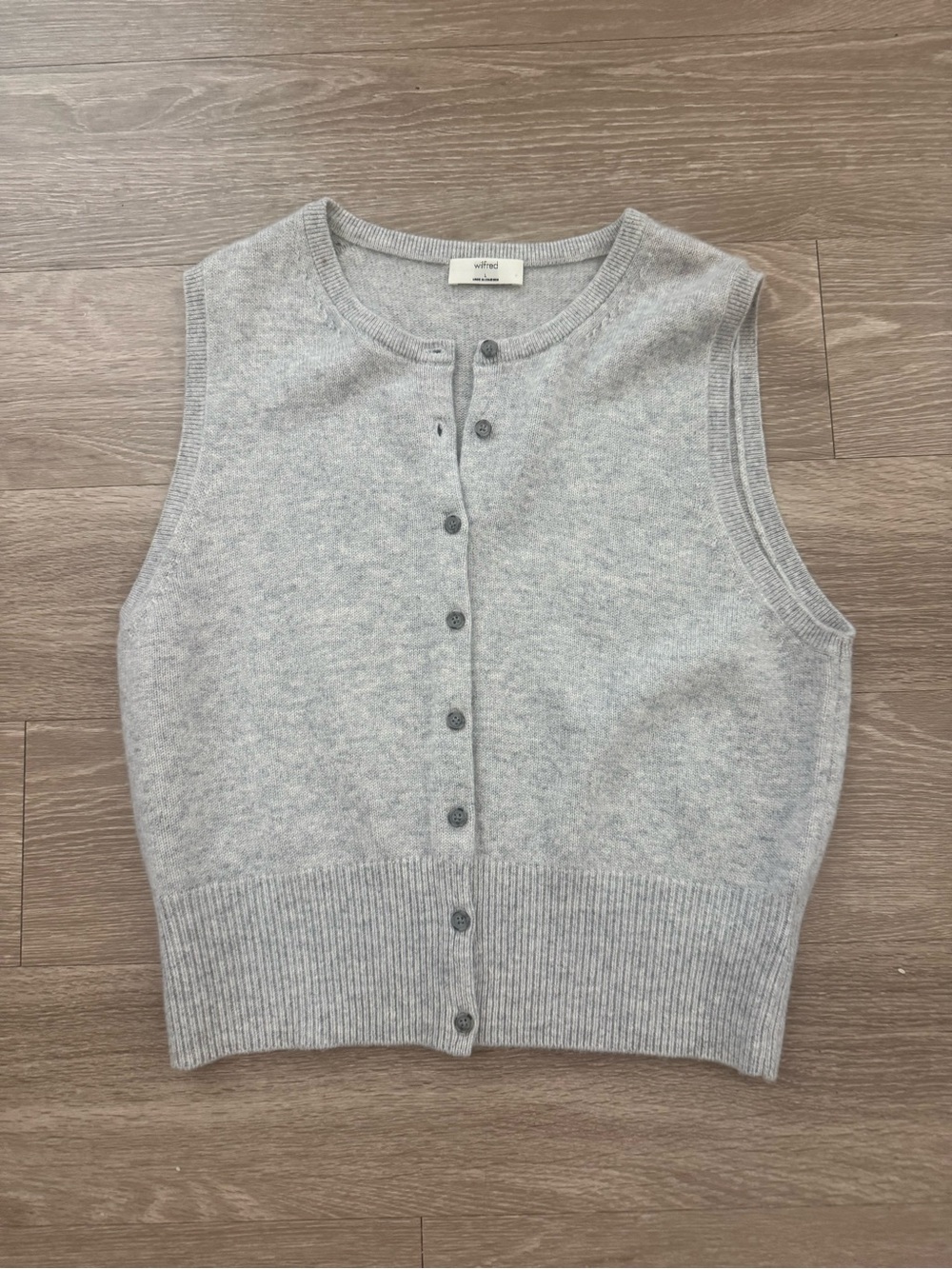 Aritzia Wilfred cashmere sweater